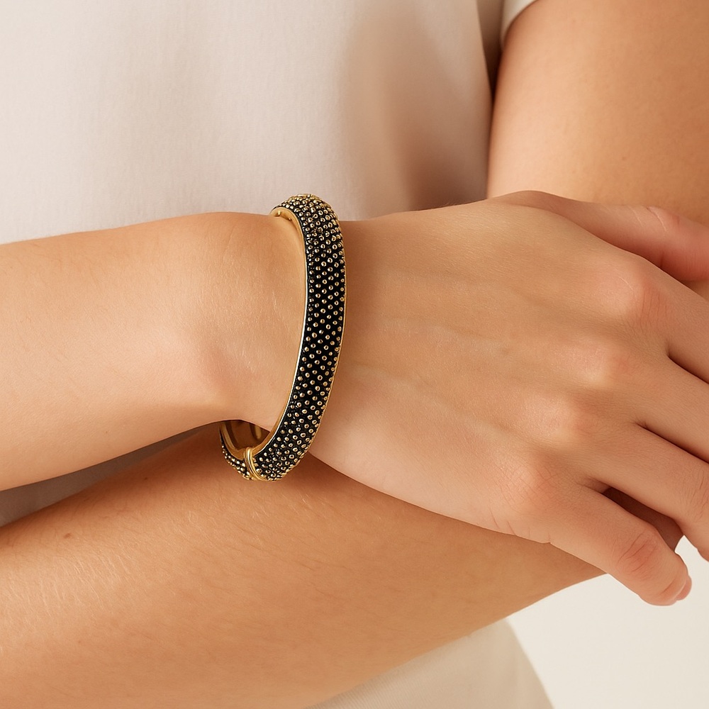 Vintage Gold Tone Black Enamel Hinged Bangle Bracelet Retro Textured Beaded